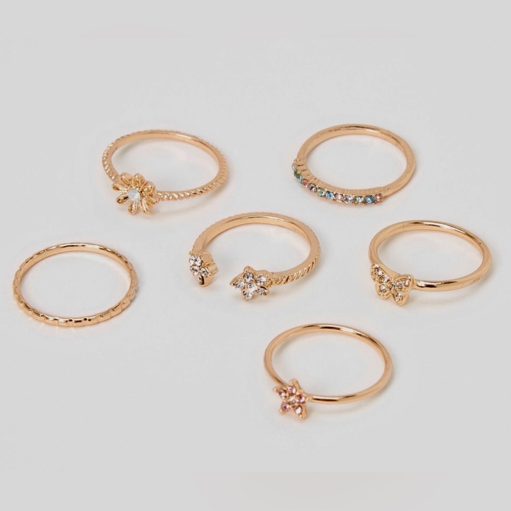 6 Stackable Rings gold tone rhinestone butterfly stars & flowers